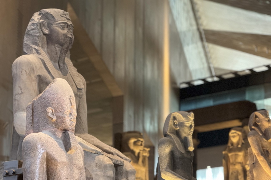 Κάιρο: Άνοιξε το «φαραωνικό» μουσείο με χιλιάδες θησαυρούς - Εντυπωσιάζουν τα εκθέματά του, δείτε φωτογραφίες