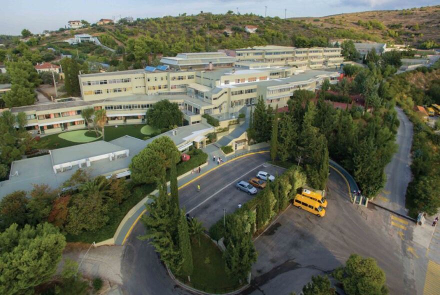 Χρήστος Γείτονας: «Ένας παραδοσιακός εκπαιδευτικός, ένας επιτυχημένος επιχειρηματίας» - Ποιος ήταν ο ιδρυτής των εκπαιδευτηρίων CGS