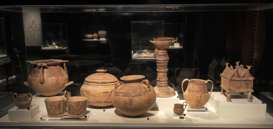 Μουσείο της Ακρόπολης: Φιλοξενεί μια έκθεση με αθέατα αρχαία αντικείμενα από το νοτιότερο άκρο της Ιταλίας - Δείτε φωτογραφίες