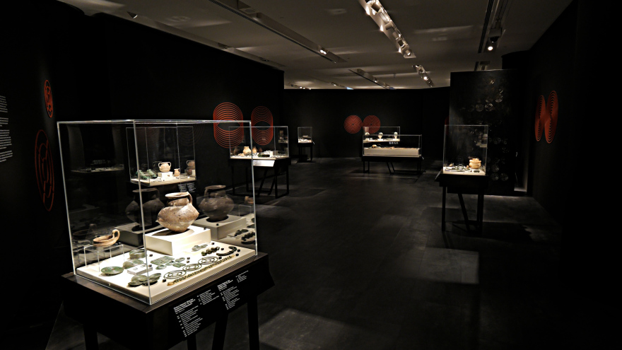 Μουσείο της Ακρόπολης: Φιλοξενεί μια έκθεση με αθέατα αρχαία αντικείμενα από το νοτιότερο άκρο της Ιταλίας - Δείτε φωτογραφίες