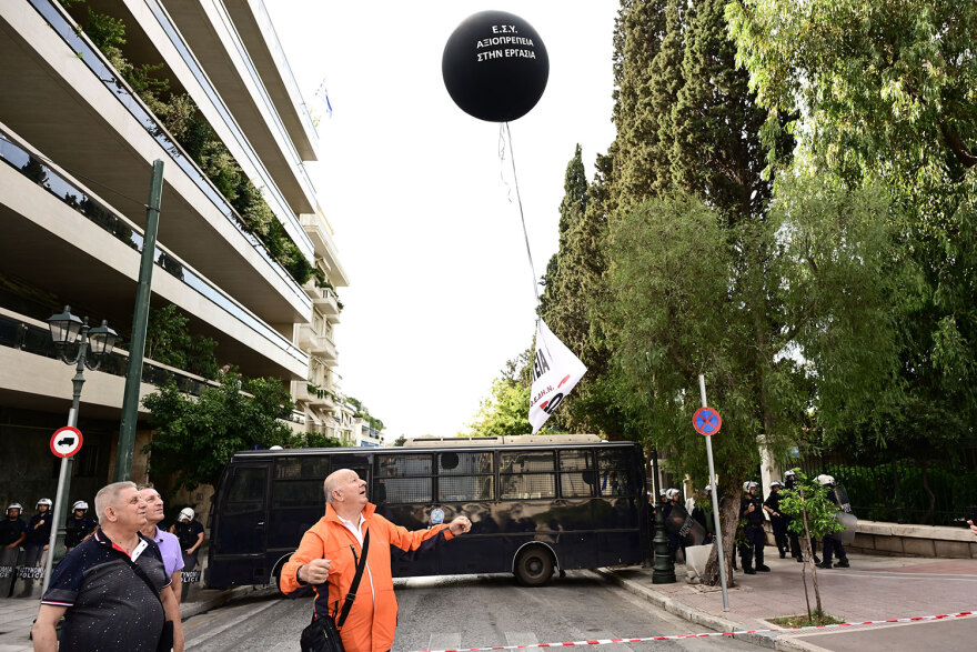 Σε πανελλαδική κινητοποίηση νοσοκομειακοί γιατροί και νοσηλευτές - Πορείες σε Αθήνα και Θεσσαλονίκη