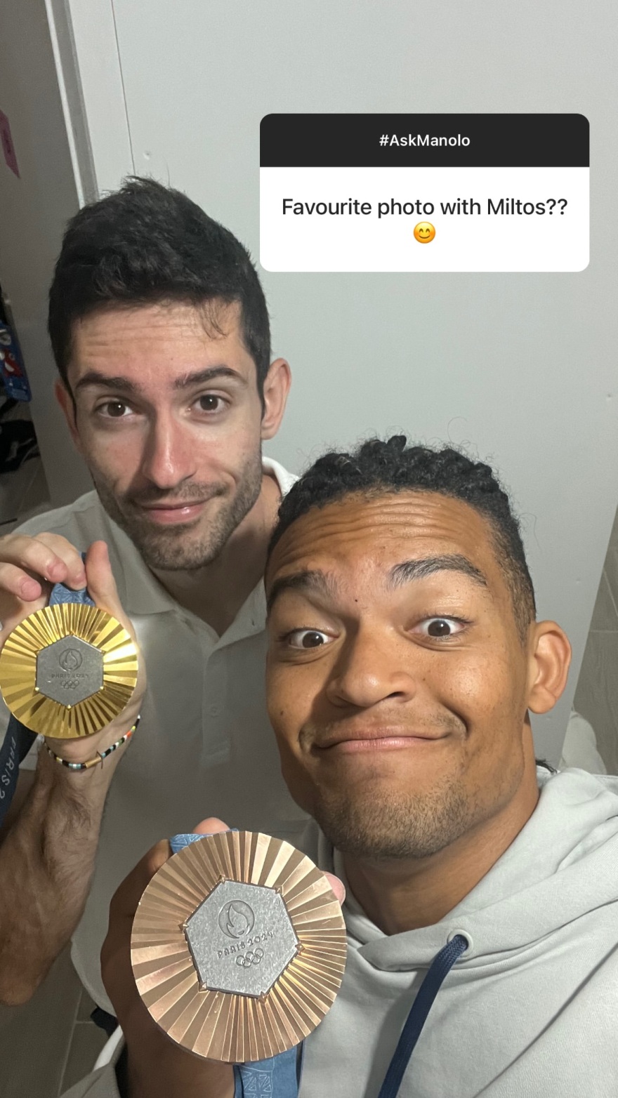 Εμμανουήλ Καραλής: Αποκάλυψε τον νέο του «έρωτα» και τρόλαρε για τον Πύργο Ηλείας