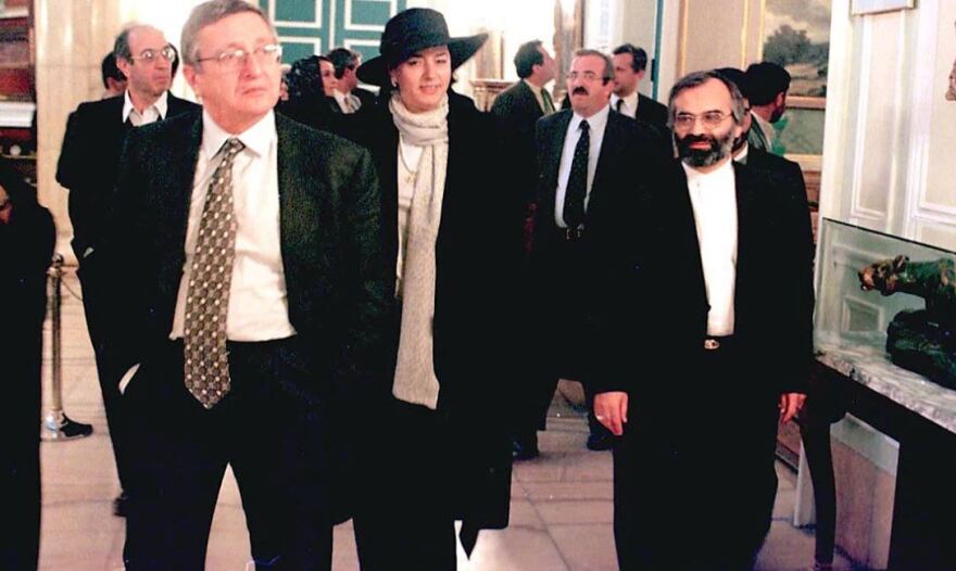 Βάσω Παπανδρέου: Όταν έσπασε το πρωτόκολλο και αρνήθηκε να βάλει μαντίλα στο Ιράν