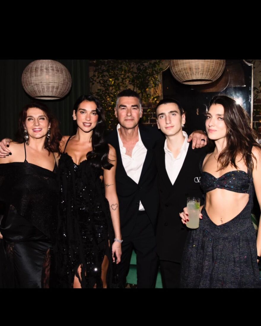 Τα φιλιά του Κάλουμ Τέρνερ στην Ντούα Λίπα στο Instagram - Δείτε φωτογραφίες