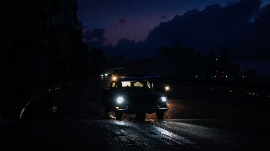 Βυθισμένη στο σκοτάδι η Κούβα - Τι προκάλεσε το μπλακάουτ, δείτε φωτογραφίες