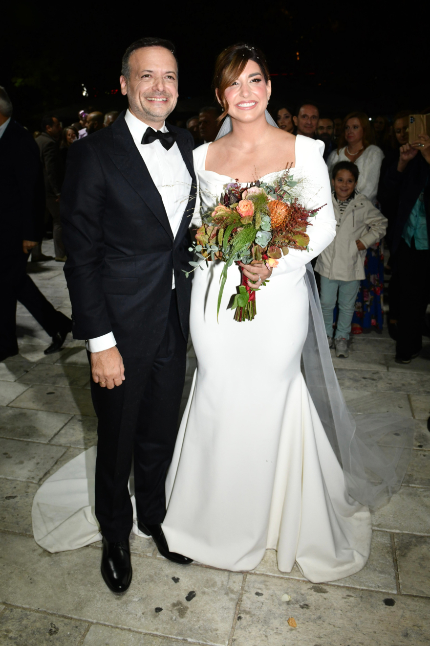 Παντρεύτηκε ο Χάρης Δούκας τη Γεωργία Πολυτάνου στη Θήβα - Βίντεο και φωτογραφίες 