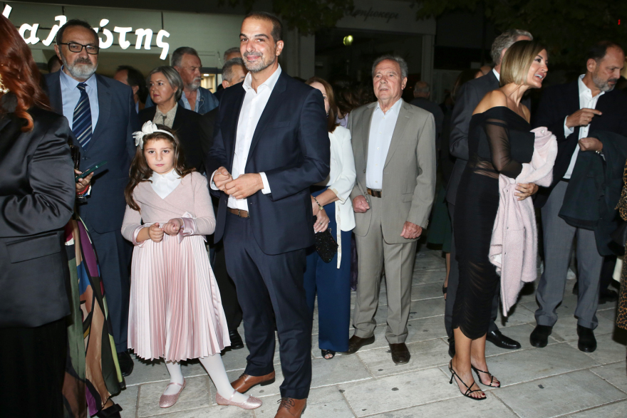 Παντρεύτηκε ο Χάρης Δούκας τη Γεωργία Πολυτάνου στη Θήβα - Βίντεο και φωτογραφίες 