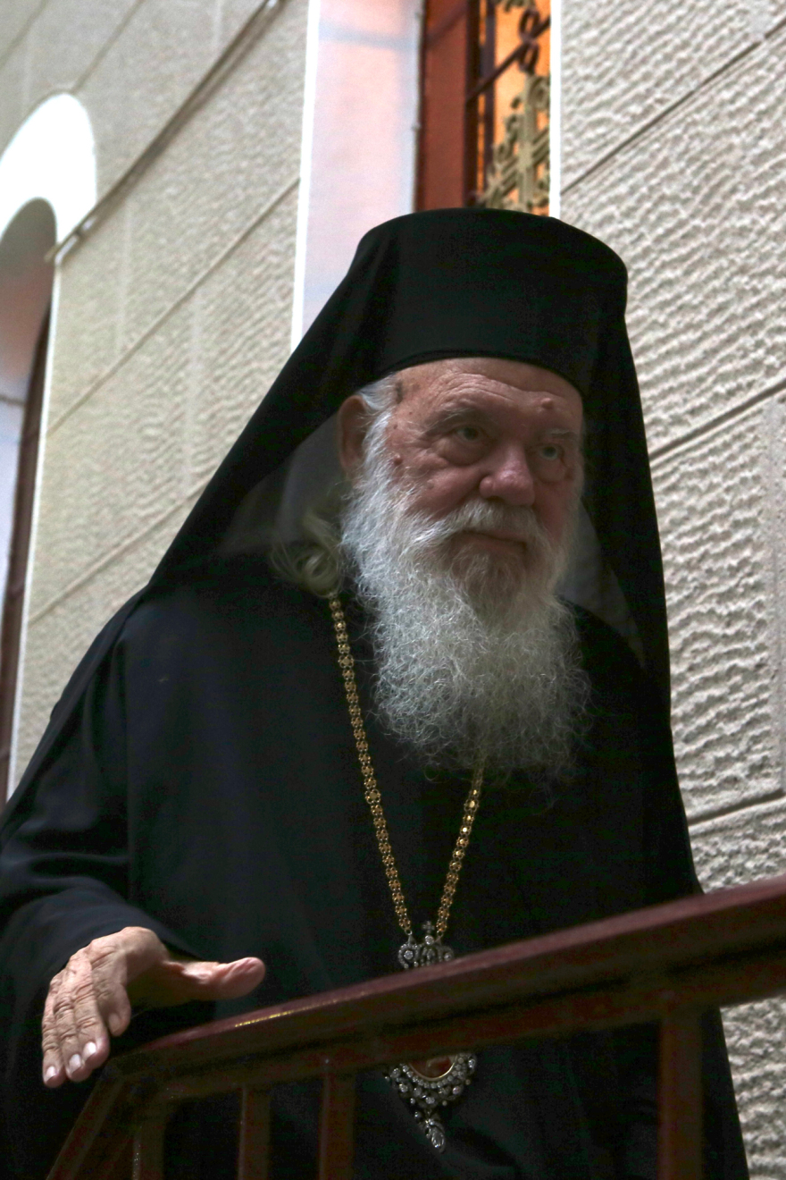 Παντρεύτηκε ο Χάρης Δούκας τη Γεωργία Πολυτάνου στη Θήβα - Βίντεο και φωτογραφίες 