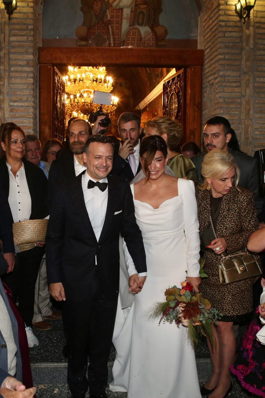 Παντρεύτηκε ο Χάρης Δούκας τη Γεωργία Πολυτάνου στη Θήβα - Βίντεο και φωτογραφίες 