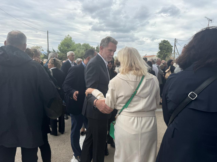 Βάσω Παπανδρέου: Το «όλον ΠΑΣΟΚ» την αποχαιρέτησε στο Αίγιο - Δείτε φωτογραφίες