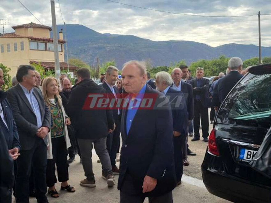 Βάσω Παπανδρέου: Το «όλον ΠΑΣΟΚ» την αποχαιρέτησε στο Αίγιο - Δείτε φωτογραφίες