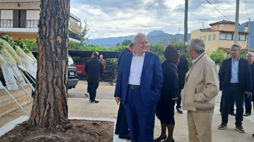 Βάσω Παπανδρέου: Το «όλον ΠΑΣΟΚ» την αποχαιρέτησε στο Αίγιο - Δείτε φωτογραφίες