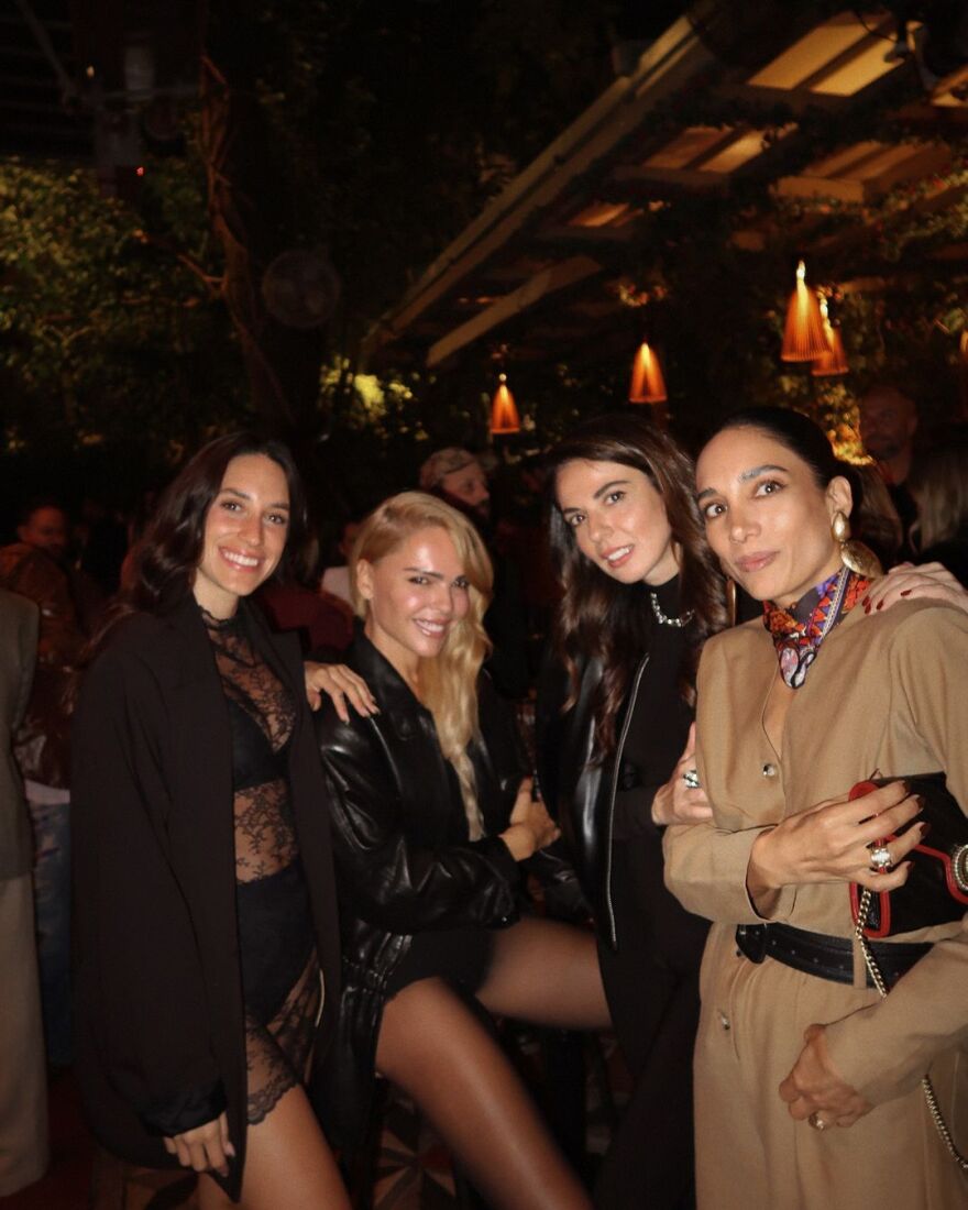 Γιώργος Καράβας: Το φιλί στη Ραφαέλα Ψαρρού σε φωτογραφίες από τα 42α γενέθλιά του