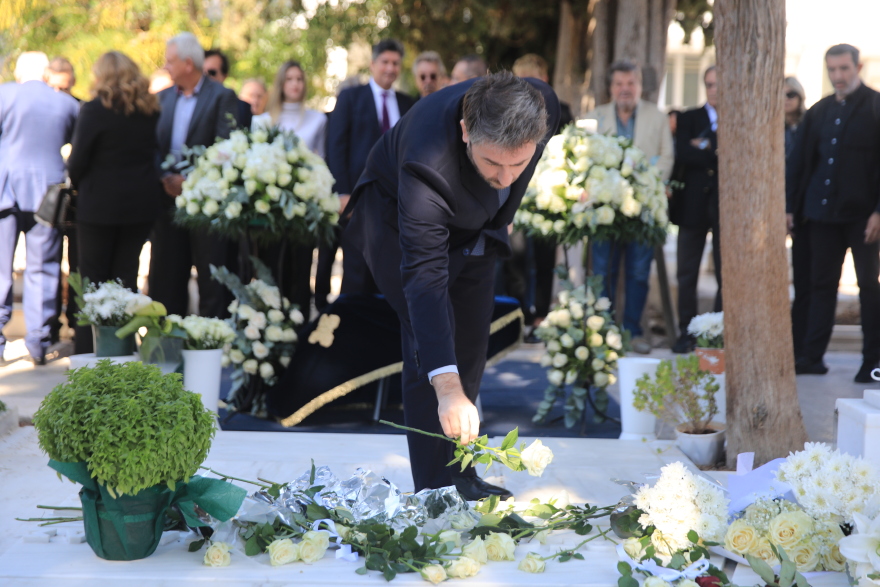 Το μνημόσυνο για τα τρία χρόνια από τον θάνατο της Φώφης Γεννηματά - Δείτε βίντεο και φωτογραφίες