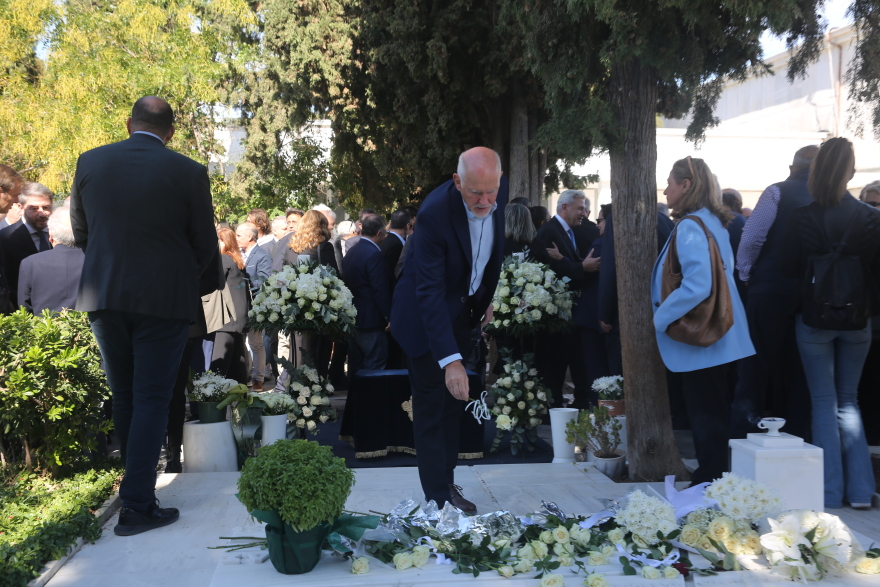 Το μνημόσυνο για τα τρία χρόνια από τον θάνατο της Φώφης Γεννηματά - Δείτε βίντεο και φωτογραφίες