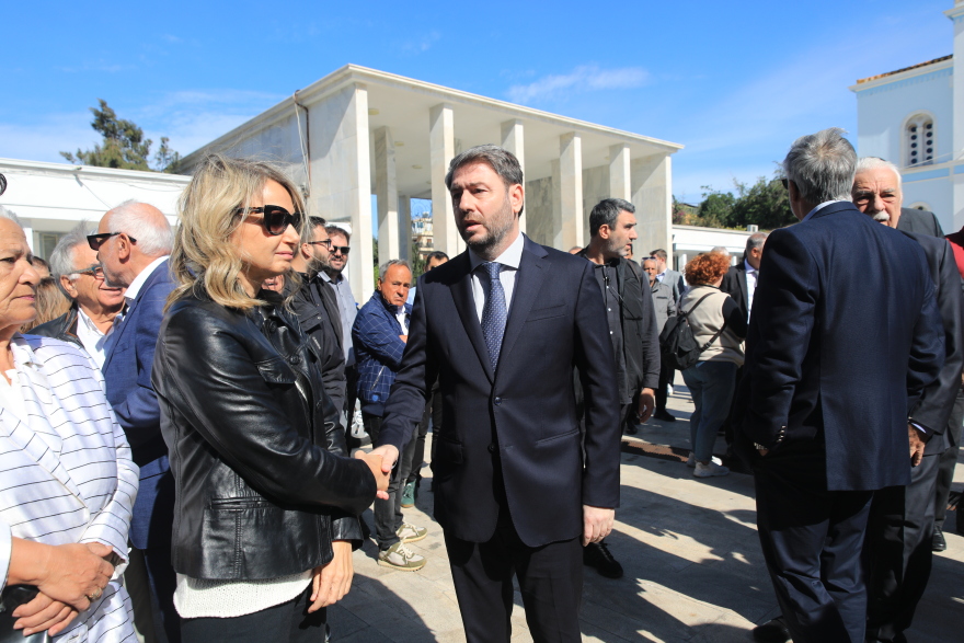 Το μνημόσυνο για τα τρία χρόνια από τον θάνατο της Φώφης Γεννηματά - Δείτε βίντεο και φωτογραφίες