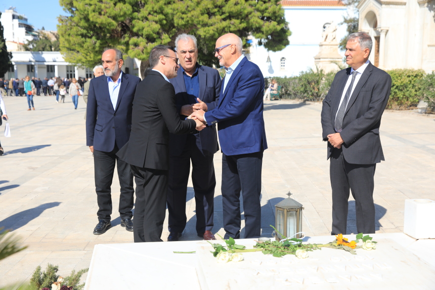 Το μνημόσυνο για τα τρία χρόνια από τον θάνατο της Φώφης Γεννηματά - Δείτε βίντεο και φωτογραφίες