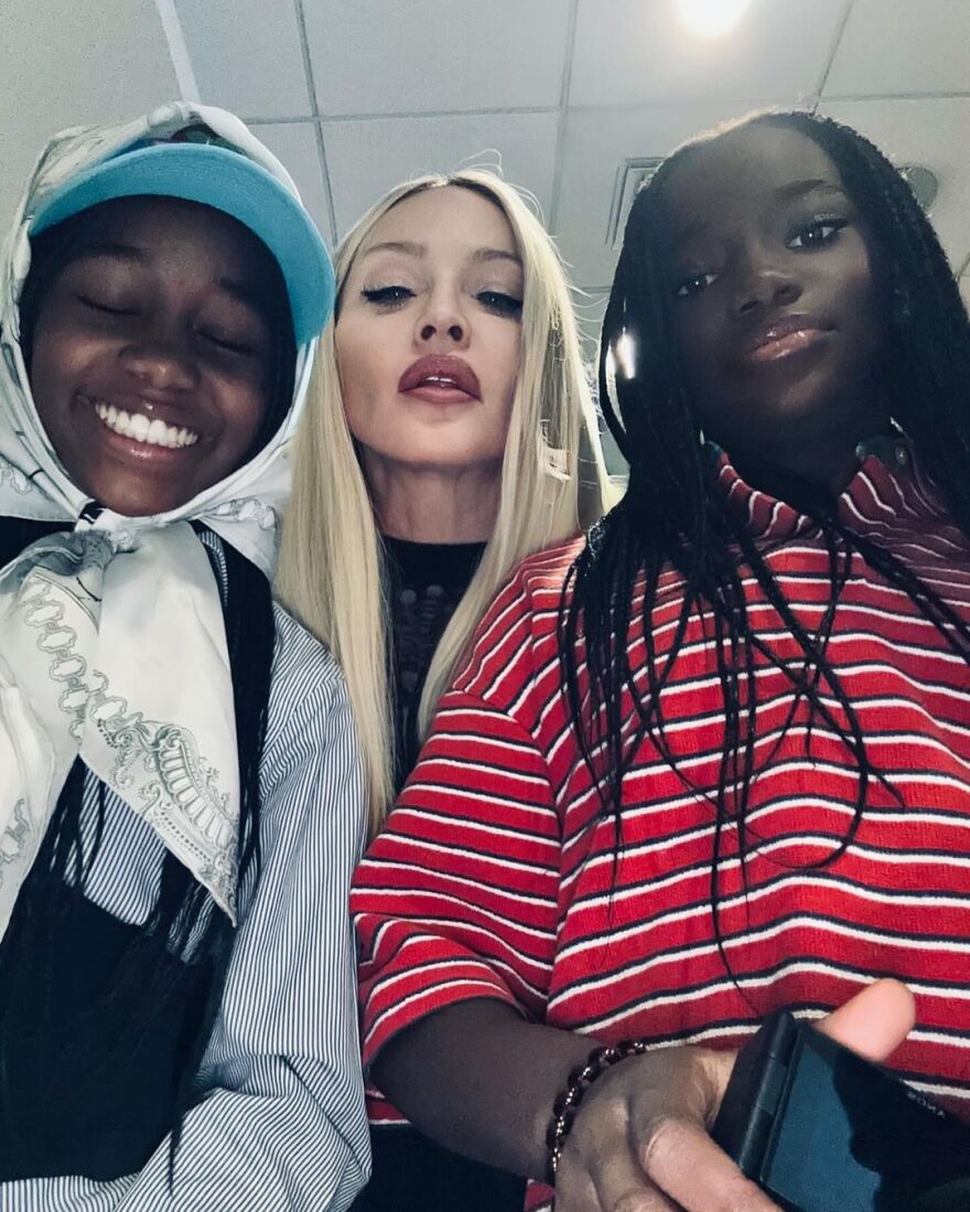 Μαντόνα: Παρακολούθησε τη συναυλία της Μπίλι Άιλις με τα παιδιά της - Δείτε φωτογραφίες