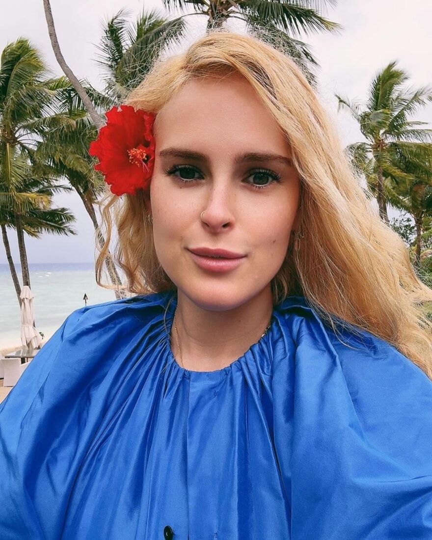 Ράμερ Γουίλις: Ποζάρει με μαγιό στα νησιά Φίτζι