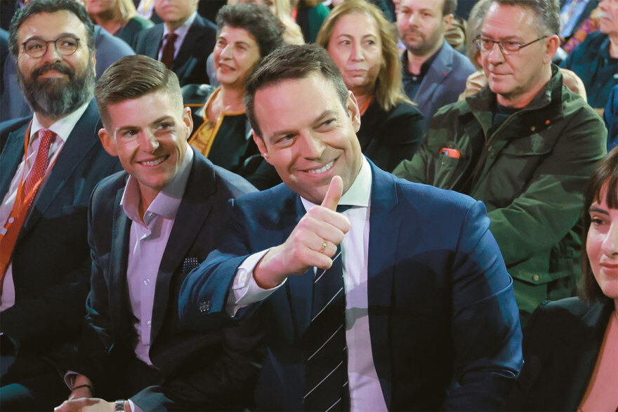 Στέφανος Κασσελάκης: Ο αριστερός κύκλος του - Τον έφεραν, τον δόξασαν, τον τελείωσαν