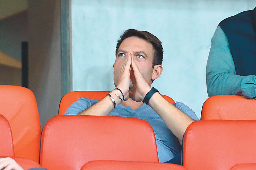 Στέφανος Κασσελάκης: Ο αριστερός κύκλος του - Τον έφεραν, τον δόξασαν, τον τελείωσαν