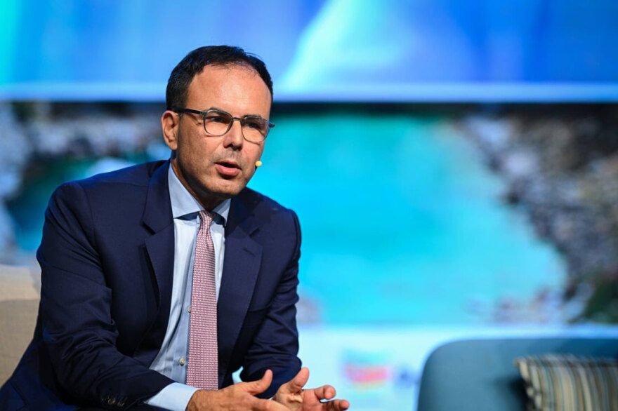 Airbnb: Φορολογικά έσοδα 830 εκατ. ευρώ από τη βραχυχρόνια μίσθωση - Τι είπε ο Πιτσιλής