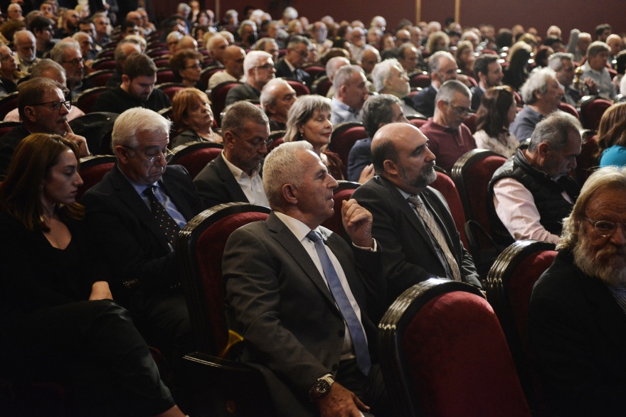 Τσίπρας: Άφησε ανοιχτό παράθυρο για ένα νέο «πολιτικό υποκείμενο αλλαγής»