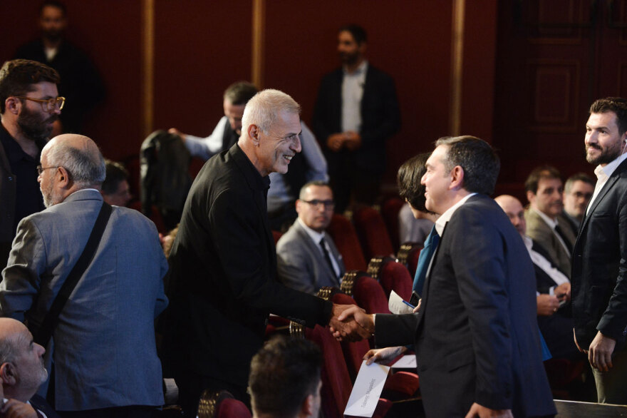 Τσίπρας: Άφησε ανοιχτό παράθυρο για ένα νέο «πολιτικό υποκείμενο αλλαγής»