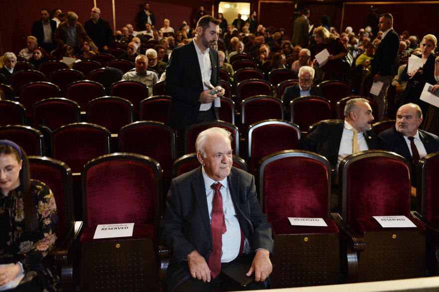 Τσίπρας: Άφησε ανοιχτό παράθυρο για ένα νέο «πολιτικό υποκείμενο αλλαγής»