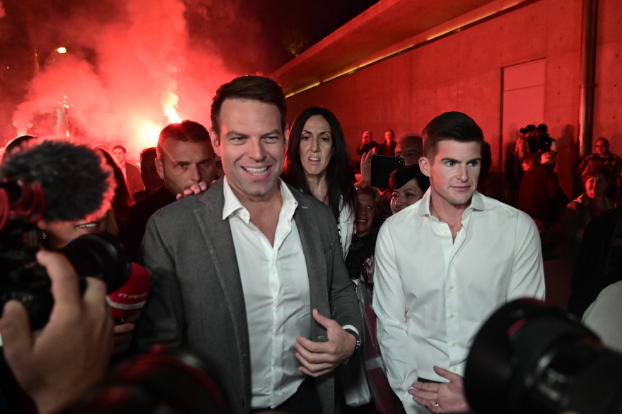 Το σόου Κασσελάκη για τα εγκαίνια των γραφείων στον Ταύρο και τα «καρφιά» στον Τσίπρα για μεταβατικό πρόεδρο