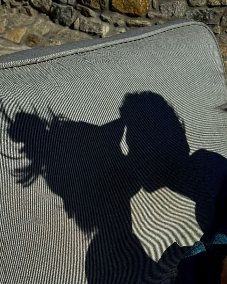 Ιζαμπέλ Γκουλάρτ: Αξίζεις ολόκληρο τον κόσμο, της γράφει ο Κέβιν Τραπ