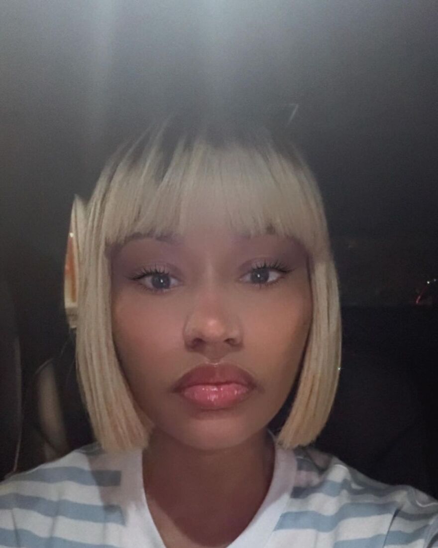 Νίκι Μινάζ: Αγνώριστη η ράπερ - Πόζαρε με ξανθό καρέ μαλλί στο Instagram