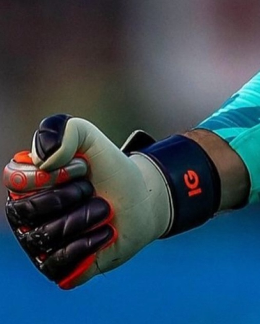 Ιζαμπέλ Γκουλάρτ: Αξίζεις ολόκληρο τον κόσμο, της γράφει ο Κέβιν Τραπ