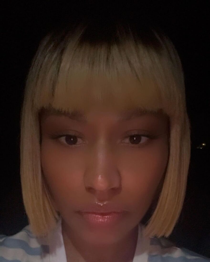 Νίκι Μινάζ: Αγνώριστη η ράπερ - Πόζαρε με ξανθό καρέ μαλλί στο Instagram