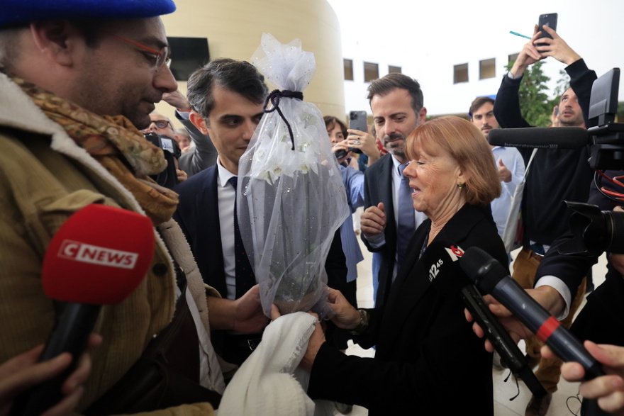 Ζιζέλ Πελικό: Η συγκλονιστική στιγμή στο δικαστήριο όπου μιλάει στον σύζυγό της χωρίς να τον κοιτάει