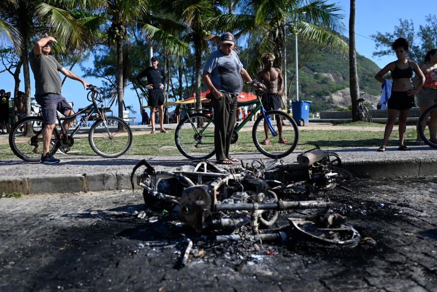 Βραζιλία: Τρομακτικά επεισόδια πριν το Μποταφόγκο-Πενιαρόλ, οπαδοί πυρπόλησαν πούλμαν, 200 συλλήψεις - Δείτε βίντεο και φωτογραφίες