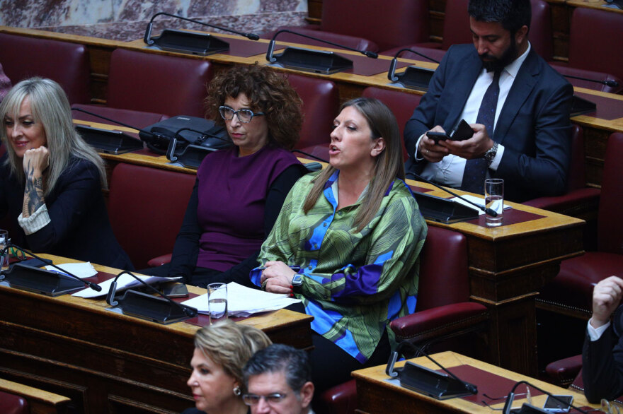 Πηγαδάκια, χειραψίες και selfies– Δείτε φωτογραφικά καρέ από τη συζήτηση των πολιτικών αρχηγών στη Βουλή