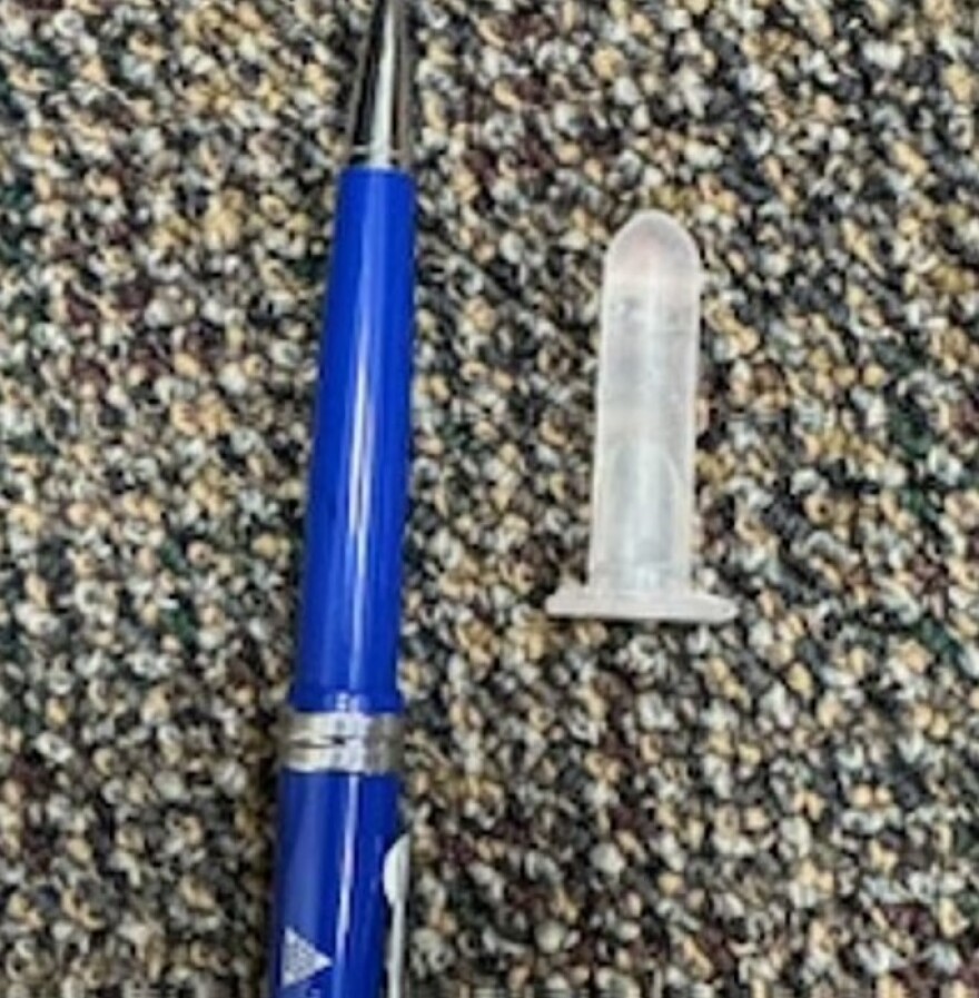 Diddy: Στη δημοσιότητα φωτογραφίες από τα πάρτι του ράπερ - Το δοχείο για το «χάπι του βιασμού» και τα μπουκάλια βότκας