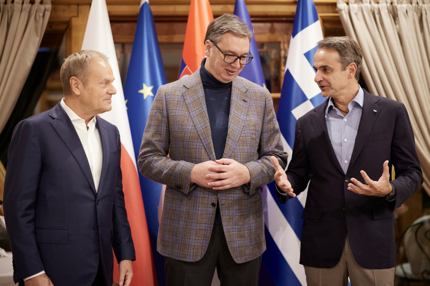 Δείπνο Μητσοτάκη-Βούτσιτς στο Βελιγράδι: Σταθερή η στήριξη της Ελλάδας στην ευρωπαϊκή προοπτική της Σερβίας 