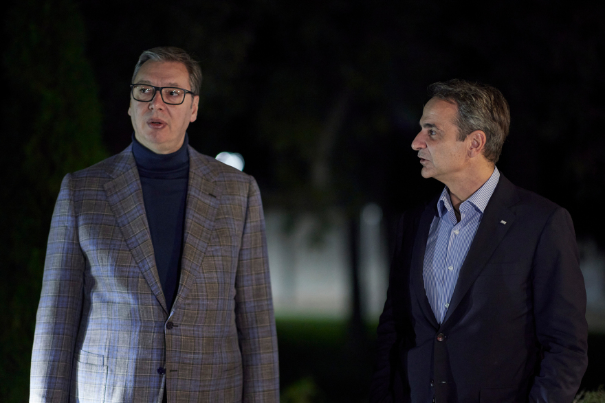 Δείπνο Μητσοτάκη-Βούτσιτς στο Βελιγράδι: Σταθερή η στήριξη της Ελλάδας στην ευρωπαϊκή προοπτική της Σερβίας 