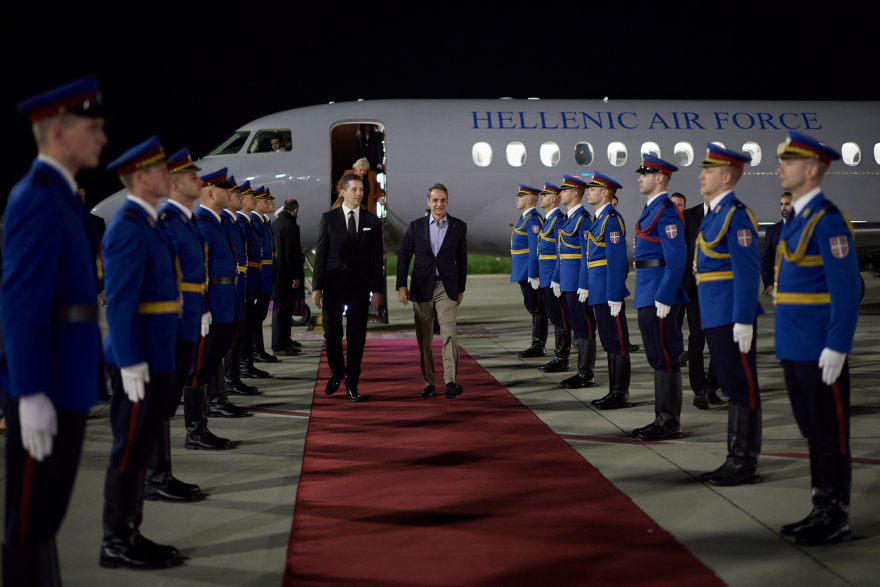 Δείπνο Μητσοτάκη-Βούτσιτς στο Βελιγράδι: Σταθερή η στήριξη της Ελλάδας στην ευρωπαϊκή προοπτική της Σερβίας 