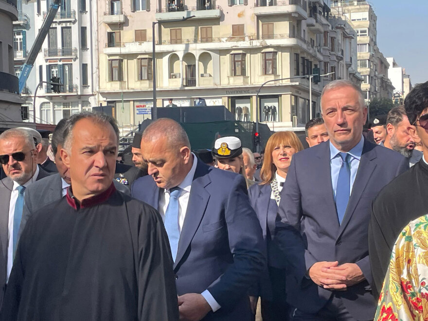 Σε κλίμα κατάνυξης η λιτανεία για τον Άγιο Δημήτριο στη Θεσσαλονίκη - Δείτε βίντεο και φωτογραφίες