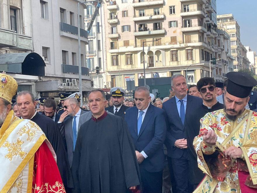 Σε κλίμα κατάνυξης η λιτανεία για τον Άγιο Δημήτριο στη Θεσσαλονίκη - Δείτε βίντεο και φωτογραφίες