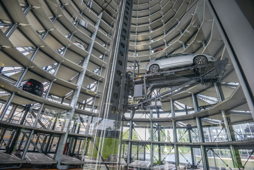 Γερμανία: Πώς η κρίση στην Volkswagen απειλεί την ύπαρξη της πόλης Βόλφσμπουργκ