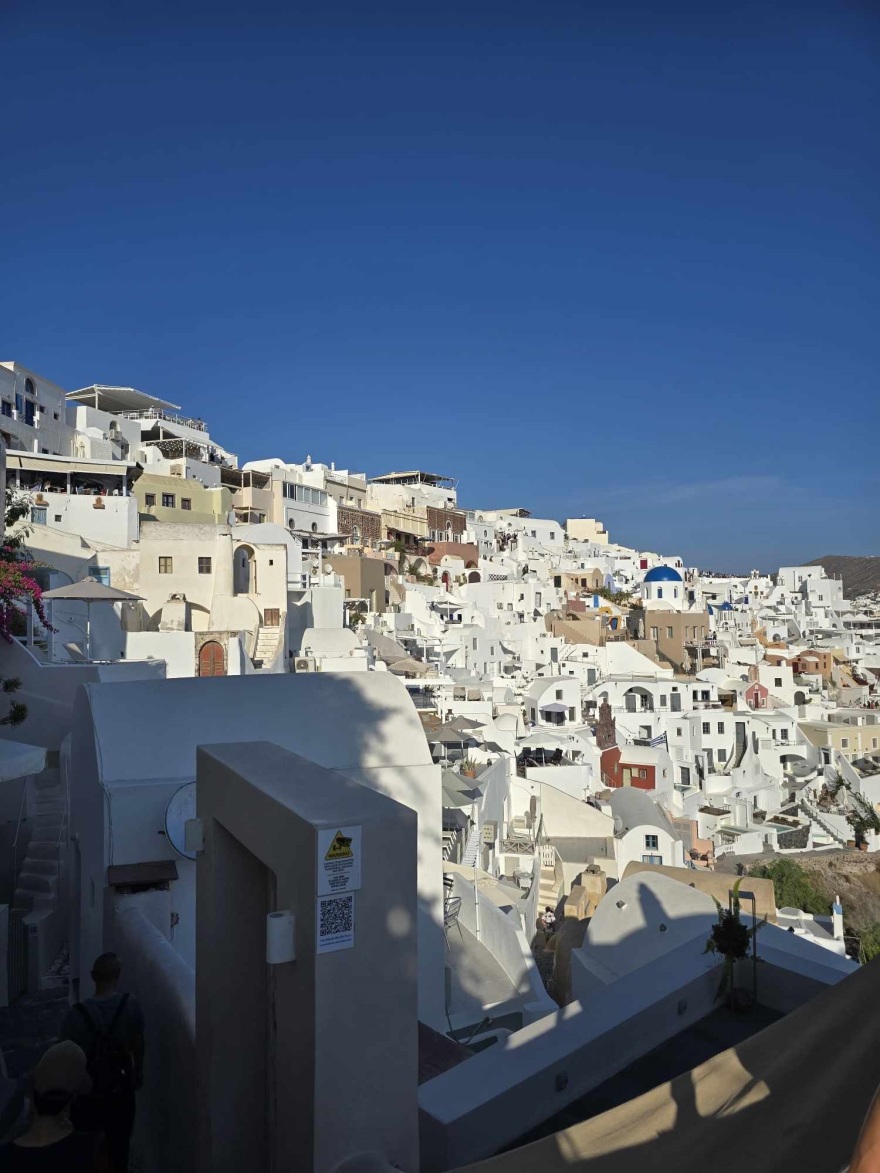 Σαντορίνη: Παραμένει ναυαρχίδα του τουρισμού πολυτελείας
