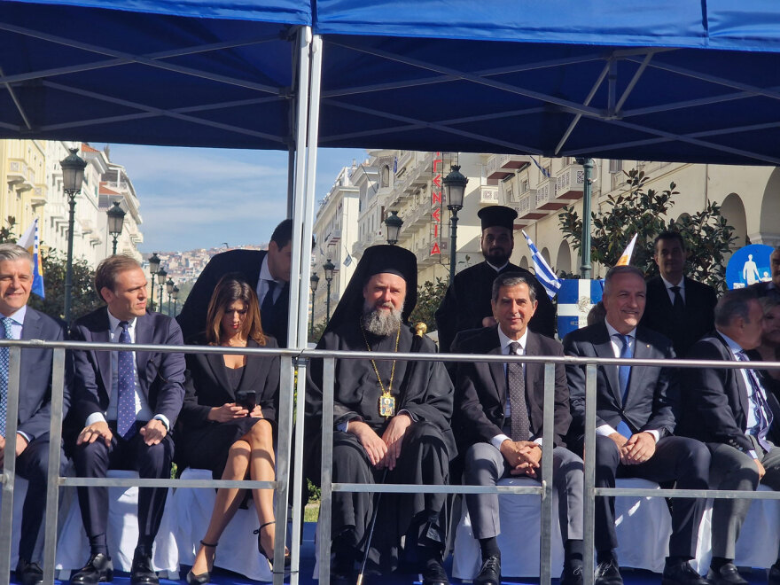 Η μαθητική παρέλαση για την 28η Οκτωβρίου στη Θεσσαλονίκη - Δείτε φωτογραφίες και βίντεο