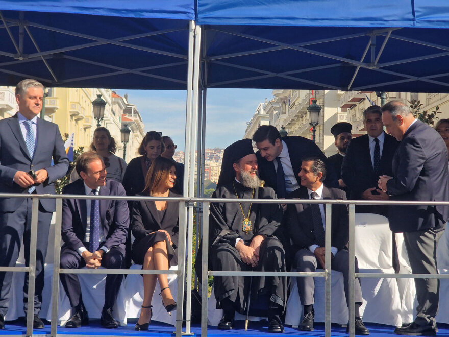 Η μαθητική παρέλαση για την 28η Οκτωβρίου στη Θεσσαλονίκη - Δείτε φωτογραφίες και βίντεο