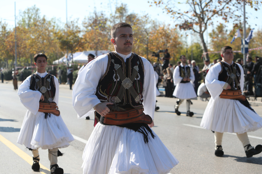 28η Οκτωβρίου: Δείτε  εντυπωσιακές φωτογραφίες και βίντεο από τη στρατιωτική παρέλαση στη Θεσσαλονίκη