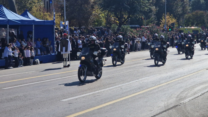 28η Οκτωβρίου: Δείτε  εντυπωσιακές φωτογραφίες και βίντεο από τη στρατιωτική παρέλαση στη Θεσσαλονίκη