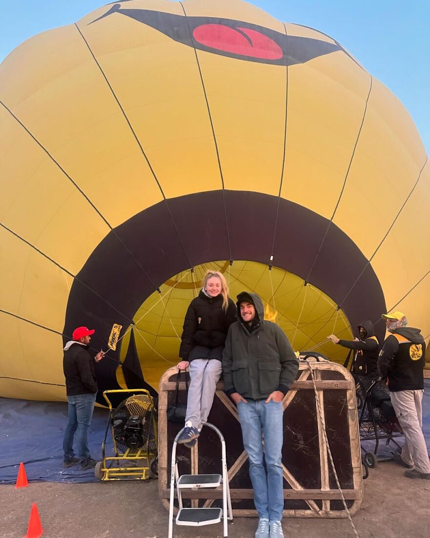 Σόφι Τέρνερ: Γιόρτασε τα 30α γενέθλια του Πέρεγκριν Πίρσον με μερικές τρυφερές φωτογραφίες τους 